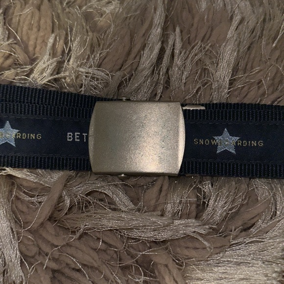 Betty Rides Blue Snowboarding Belt - Picture 2 of 4